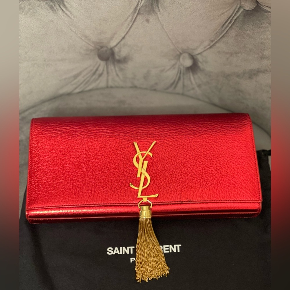 Ysl Cassandre gold tassel clutch in red!